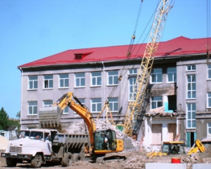 Єнакіївську школу Януковича доремонтують за 28,5 млн грн
