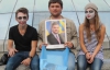 "Зачем им в Эстонии Янукович" - у Києві портрети з президентом купувати не хочуть