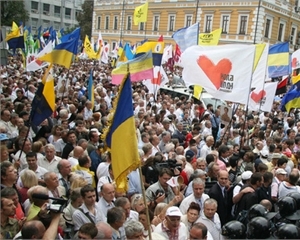 Жінки розплакалися, почувши голос Тимошенко на мітингу в Києві