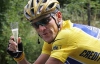 Армстронга довічно дискваліфікували і відібрали всі перемоги на "Тур де Франс"