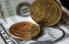Евро открыл неделю подорожанием на 1 копейку, курс доллара почти не изменился