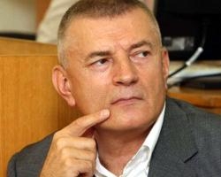 Адвокаты Луценко подают в суд - конфисковать хотят квартиру и две машины жены экс-министра