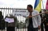 Під Верховною Радою "депутата" відлупцювали палицями за крадіжки