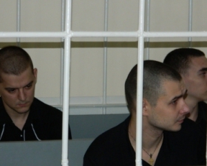 Один из насильников Оксаны Макар заснул прямо в зале суда