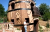 Хорват збудував собі дачний будиночок у вигляді величезної діжки