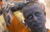 Повністю вкритий татуюваннями композитор балотується у президенти Чехії