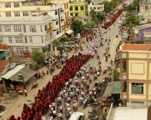 Ченці-буддисти з М&#039;янми провели масову антиісламську демонстрацію