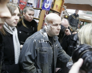 Бузина призвал снести памятник Тарасу Шевченко в центре Киева