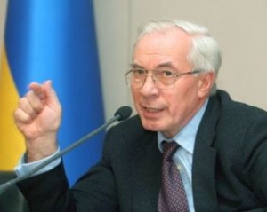 Азаров закликав попіклуватися про безхатченків краще, ніж попередники