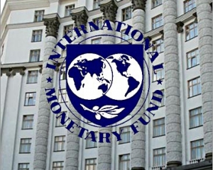 Нацбанк просить Азарова відновити дружбу з МВФ, хоча &quot;зараз валюта не потрібна&quot;