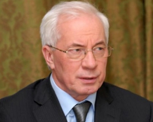 "Криза стороною Україну не обходить - вона нас серйозно зачіпає" - Азаров
