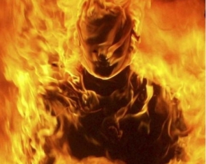 Сварка по-львівськи: чоловік облив бензином та підпалив свою співмешканку