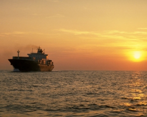 В Аравийском море вторые сутки горит судно с украинцами. Корабль может взорваться в любой момент