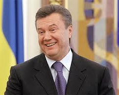 Януковичу купили цветов и "памперсов" на миллион