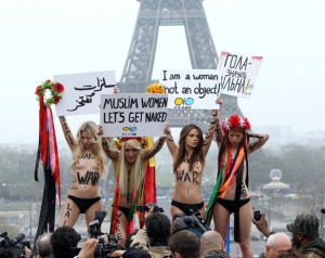 FEMEN открывают филиал в Париже: в Украине их все еще не регистрируют