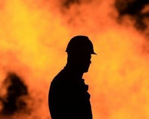 На Луганщині другу добу горить шахта