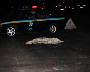 При въезде в Одессу водитель джипа убил пешехода и избил гаишников
