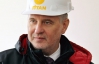 Держава "зариє" мільйони в дорогу до теплиць Фірташа