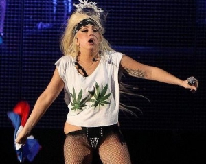 Леди Гага призналась, что с 15 лет борется с анорексией