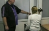 Тюремщики обнародовали видео, на котором Тимошенко туфлей бьет в двери