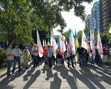 В Харькове около ста оппозиционеров требовали от милиции реагировать на нарушения