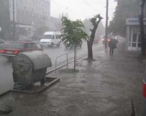 Дожди обесточили 19 населенных пунктов в Прикарпатье