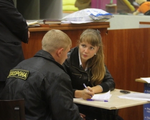 Охоронця "Каравану", який вижив, допитали слідчі - ЗМІ