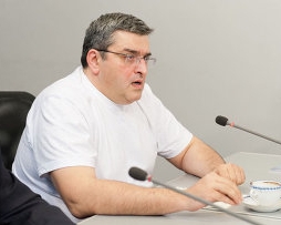 "Бидзина Иванишвили хочет реанимировать экономические и культурные связи с Россией" - эксперт