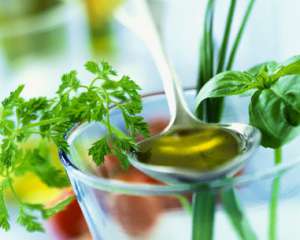 Заправка из оливкового масла сохраняет аромат и все полезные вещества