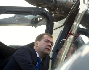 Дмитрий Медведев вслед за Путиным пересел на вертолет