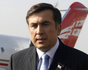 Самолет Саакашвили совершил экстренную посадку в Бухаресте