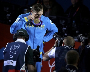 Олимпийские чемпионы Усик и Ломаченко стали полупрофессиональными &quot;атаманами&quot;