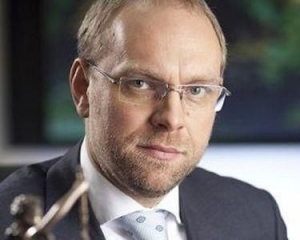 Власенко вважає другорядним питанням, де буде голосувати Тимошенко