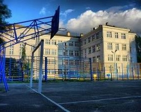 Киевская прокуратура хочет вернуть здание &quot;Межигорской&quot; гимназии в коммунальную собственность