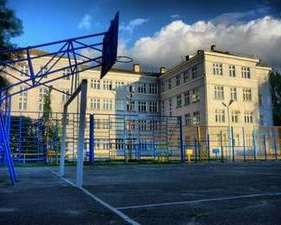 Киевская прокуратура хочет вернуть здание &quot;Межигорской&quot; гимназии в коммунальную собственность