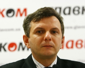 Україна повинна зменшити залежність економіки від експорту і грати в двох напрямках - експерт