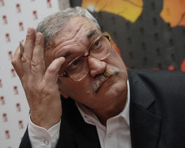 "Тільки підскочать продажі" - Шкляр про вилучення "Чорного ворона" з книгарень