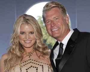 Отец Джессики Симпсон признался, что он гей