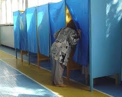 &quot;Свобода&quot; заявляє, що в Києві невчасно відкрилася низка виборчих дільниць
