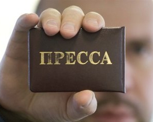 На Сумщине заместитель главы РГА зарегистрировался наблюдателем, показав удостоверение журналиста