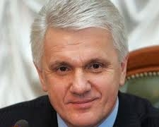 Литвин уверенно лидирует в своем округе