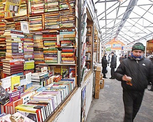 Книжковий ринок на Петрівці знесуть заради будівництва ТРЦ і паркінгу - Бригинець