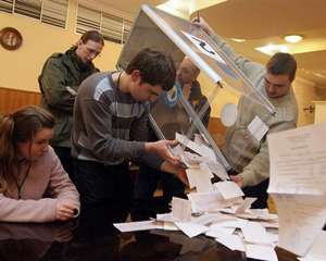 Миколаївський суд відмовився перевіряти протоколи 132 округу