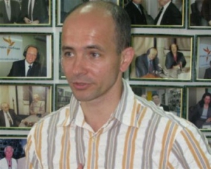 На фальсифікації та незаконні дії на округах влада дала особисте добро - експерт
