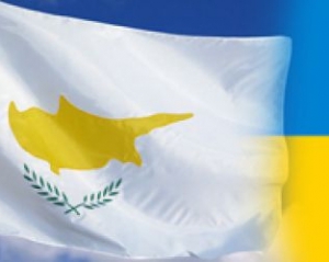 У Азарова знайшли "надійний запобіжник" відтоку мільярдів на Кіпр