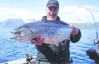 На Аляске лосось клюет на крючок без наживки