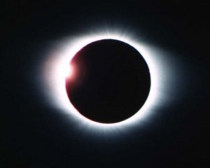 Этой ночью состоится единственное в 2012 году полное затмение Солнца