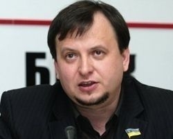 Яценюк должен подать в отставку из-за архипровальной кампании - "бютовец"
