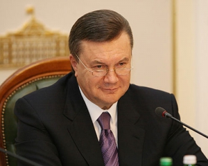 &quot;Януковичу собираются построить беседку, которая сама сможет прыгать по пеньках и иметь вертикальный взлет&quot; - оппозиция