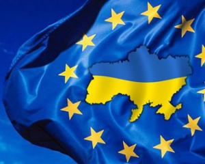 Питання про асоціацію України з ЄС перенесли на невизначений термін